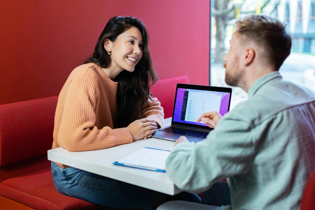 Découvre le TITRE PROFESSIONNEL CHEF DE PROJET E-BUSINESS en apprentissage